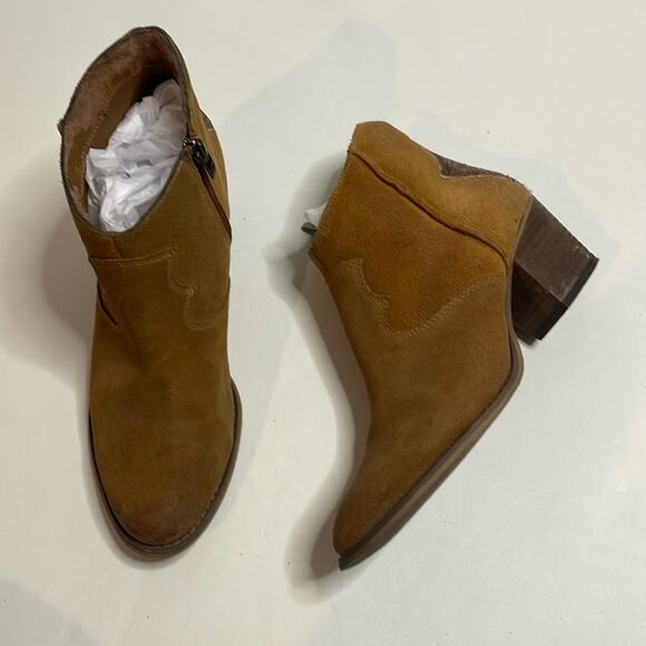 Marc Fisher Stefani leather brown ankle boot with Western style - Picture 1 of 9